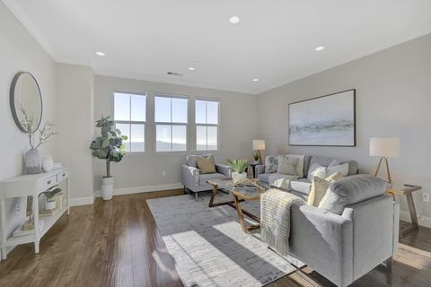 Tiny photo for 2001 Ocean View Court #D, Daly City, CA 94014 (MLS # ML82031533)