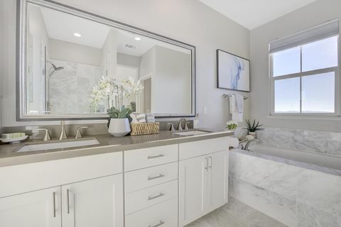 Tiny photo for 2001 Ocean View Court #D, Daly City, CA 94014 (MLS # ML82031533)