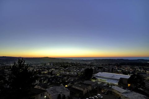 Tiny photo for 2001 Ocean View Court #D, Daly City, CA 94014 (MLS # ML82031533)