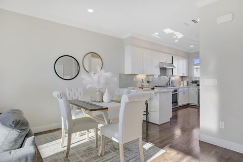 Tiny photo for 2001 Ocean View Court #D, Daly City, CA 94014 (MLS # ML82031533)