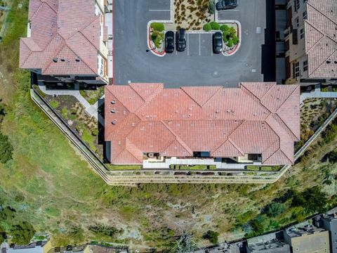 Tiny photo for 2001 Ocean View Court #D, Daly City, CA 94014 (MLS # ML82031533)