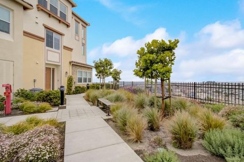 Tiny photo for 2001 Ocean View Court #D, Daly City, CA 94014 (MLS # ML82031533)