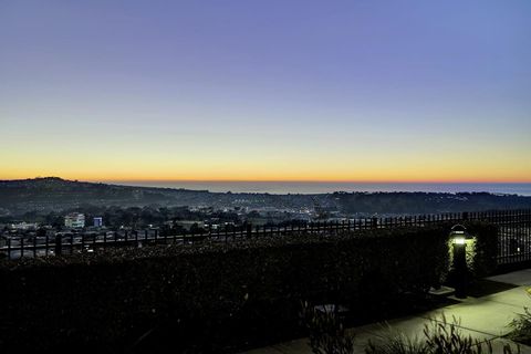 Tiny photo for 2001 Ocean View Court #D, Daly City, CA 94014 (MLS # ML82031533)