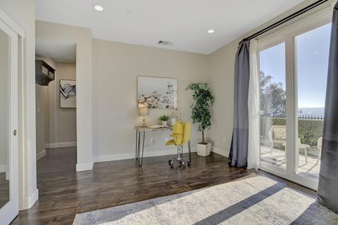 Tiny photo for 2001 Ocean View Court #D, Daly City, CA 94014 (MLS # ML82031533)