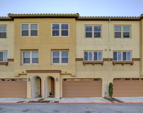 Tiny photo for 2001 Ocean View Court #D, Daly City, CA 94014 (MLS # ML82031533)