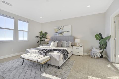 Tiny photo for 2001 Ocean View Court #D, Daly City, CA 94014 (MLS # ML82031533)