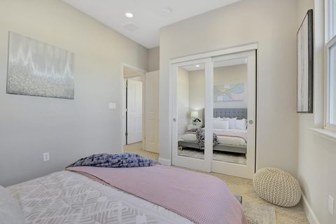 Tiny photo for 2001 Ocean View Court #D, Daly City, CA 94014 (MLS # ML82031533)