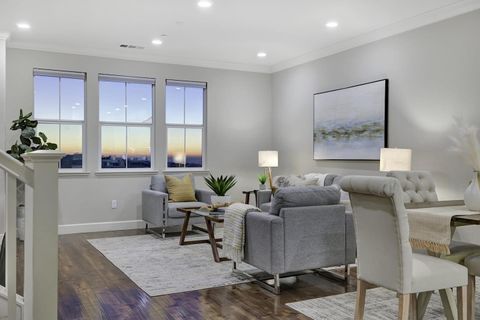 Tiny photo for 2001 Ocean View Court #D, Daly City, CA 94014 (MLS # ML82031533)