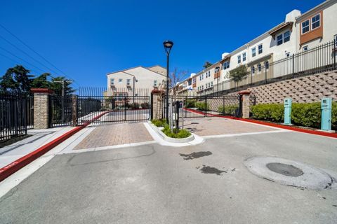 Tiny photo for 2001 Ocean View Court #D, Daly City, CA 94014 (MLS # ML82031533)