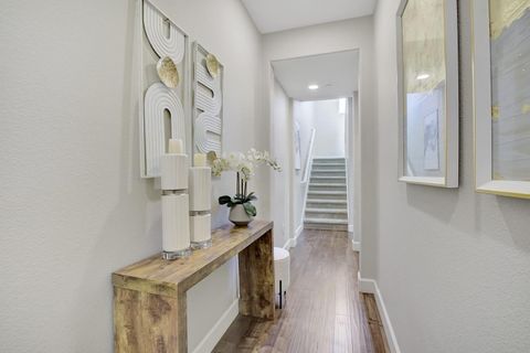 Tiny photo for 2001 Ocean View Court #D, Daly City, CA 94014 (MLS # ML82031533)