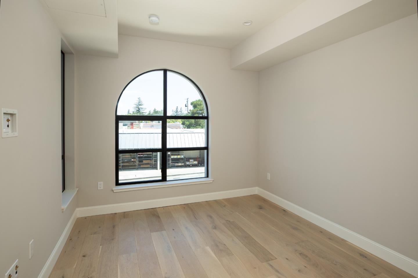 450 First Street 204