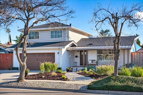 Photo of 1342 Carrie Lee Way, SAN JOSE, CA 95118 (MLS # ML82030523)