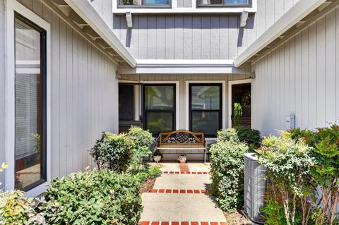 Photo of 17074 Creekside Circle, MORGAN HILL, CA 95037 (MLS # ML82045073)