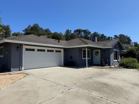 Photo of 8025 Teichman Court, PRUNEDALE, CA 93907 (MLS # ML82048100)