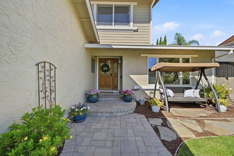 15640 La Sierra Court