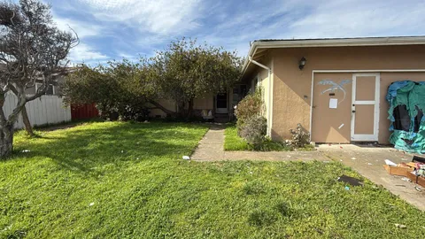 125 Alton Street, Milpitas, CA 95035 - #: ML82000187