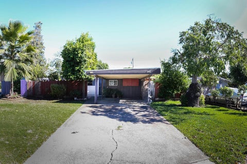 Photo of 340 Walnut Lane, GILROY, CA 95020 (MLS # ML82053778)