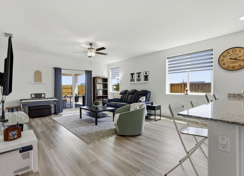 2210 Espana Lane