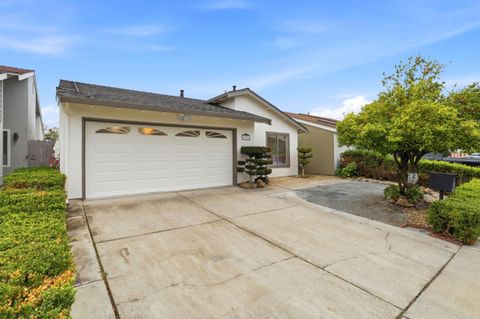Photo of 1931 Perrone Circle, SAN JOSE, CA 95116 (MLS # ML82027222)