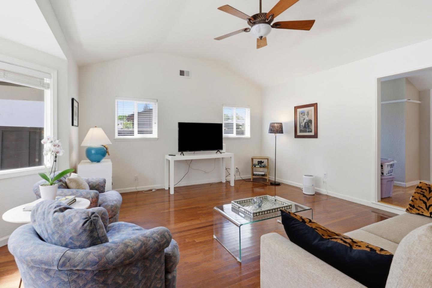 2586 Bobolink Drive