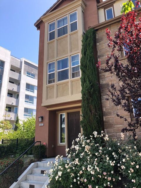 Photo of 1502 Mccandless Drive, MILPITAS, CA 95035 (MLS # ML82029282)