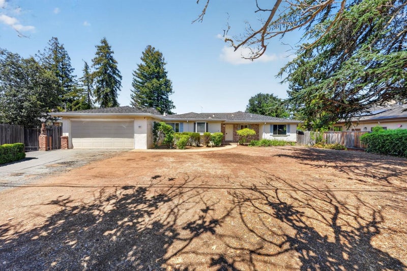 416 Los Ninos Way