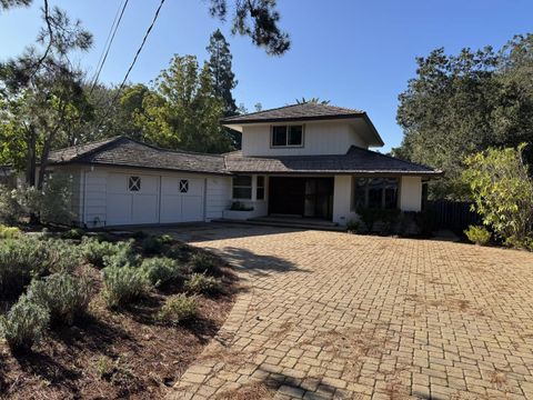 Photo of 130 Garland Way, LOS ALTOS, CA 94022 (MLS # ML82029043)