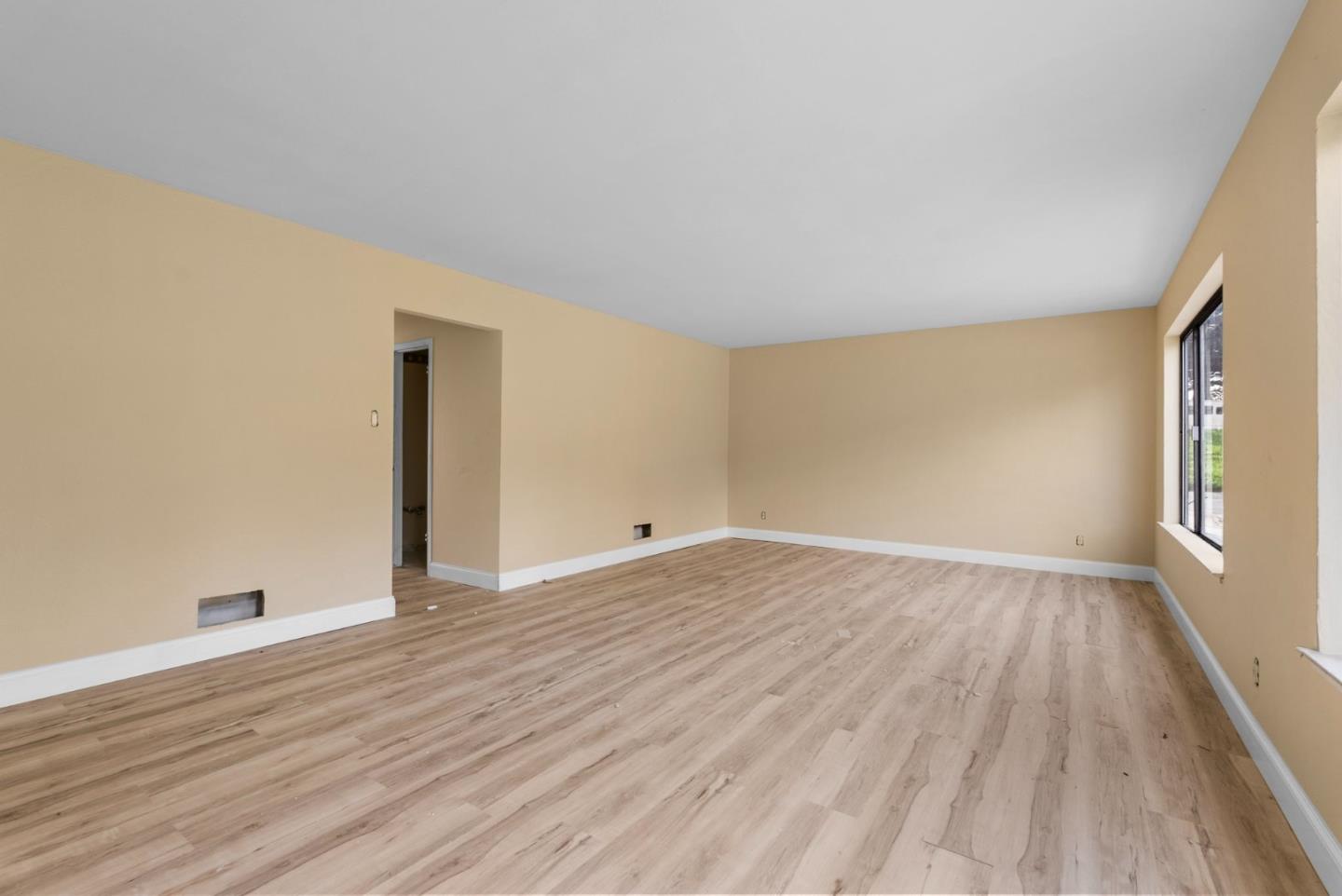 873 University Street