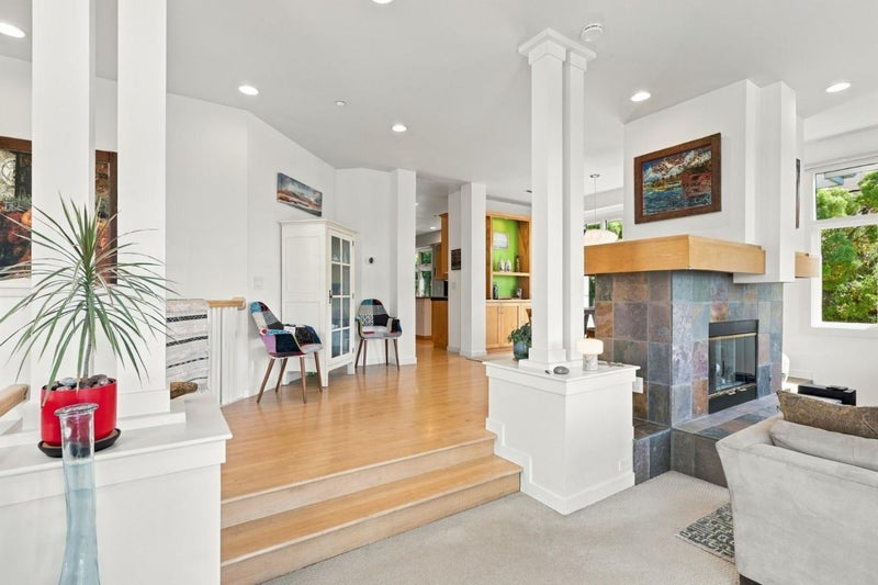 2102 Harborview Court