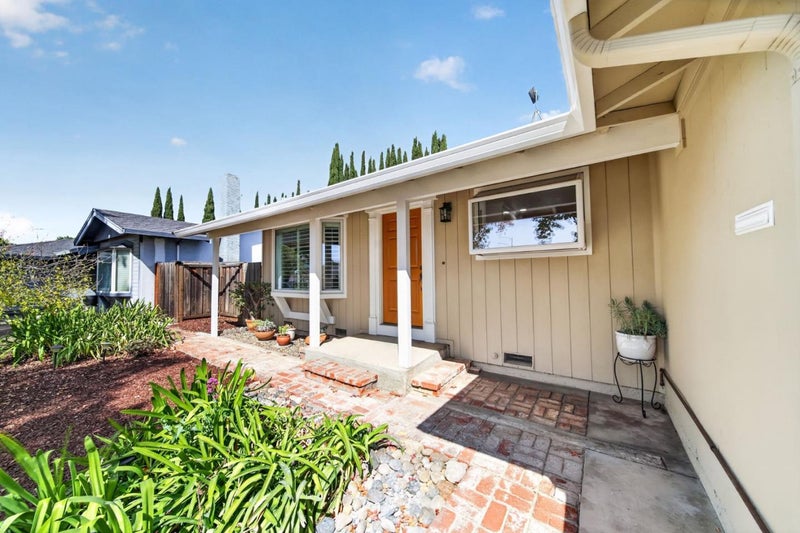 2106 Stonewood Lane