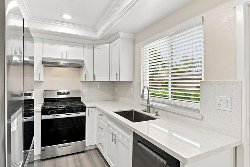 2627 Mabury Square