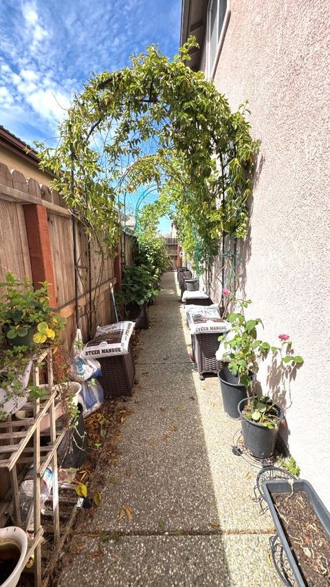 Tiny photo for 8649 Red Clover Way, Elk Grove, CA 95624 (MLS # ML82041803)