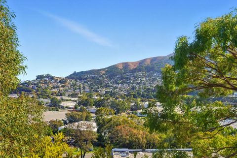 Tiny photo for 121 Cliff Swallow Court, BRISBANE, CA 94005 (MLS # ML82025168)