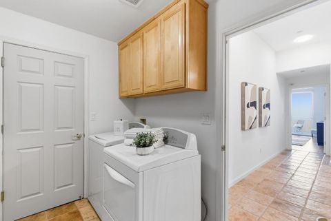 Tiny photo for 121 Cliff Swallow Court, BRISBANE, CA 94005 (MLS # ML82025168)