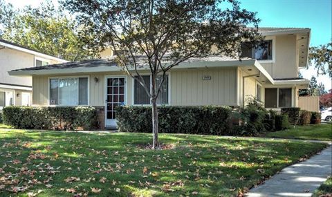 Photo of 2323 Saidel Drive #4, SAN JOSE, CA 95124 (MLS # ML82012732)