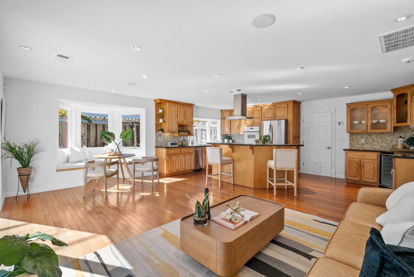 12140 Woodside Drive