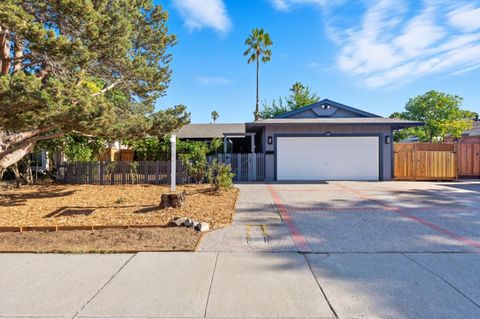 Photo of 848 Del Norte Drive, LIVERMORE, CA 94551 (MLS # ML82021829)