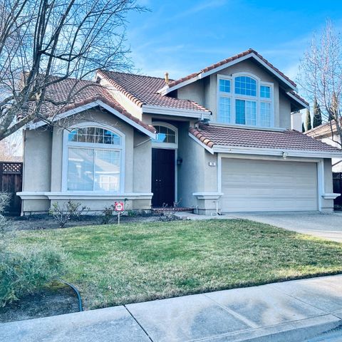 Photo of 35 Sierra Ridge Court, DANVILLE, CA 94506 (MLS # ML82038197)