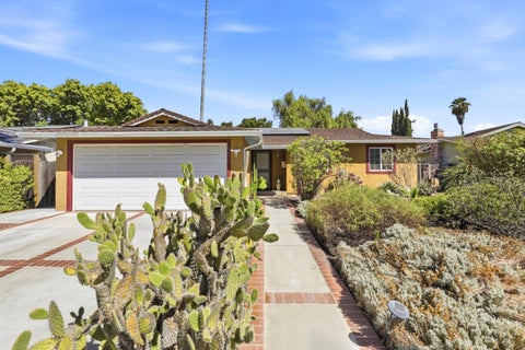 Photo of 5880 Tandera Avenue, SAN JOSE, CA 95123 (MLS # ML82058657)