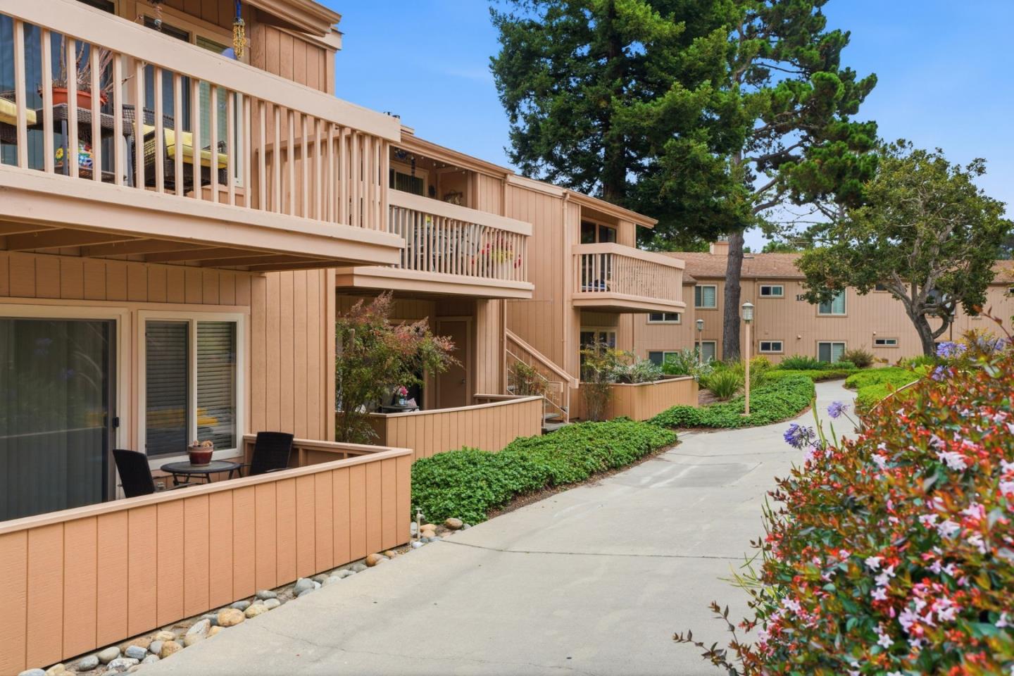 300 Glenwood Circle 174