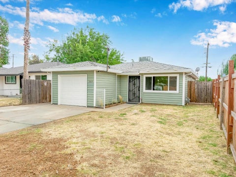 Tiny photo for 7804 37th AVE, SACRAMENTO, CA 95824 (MLS # ML82054418)