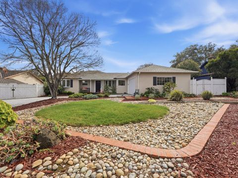 Photo of 1326 Don Kirk Street, LOS ALTOS, CA 94024 (MLS # ML82035697)