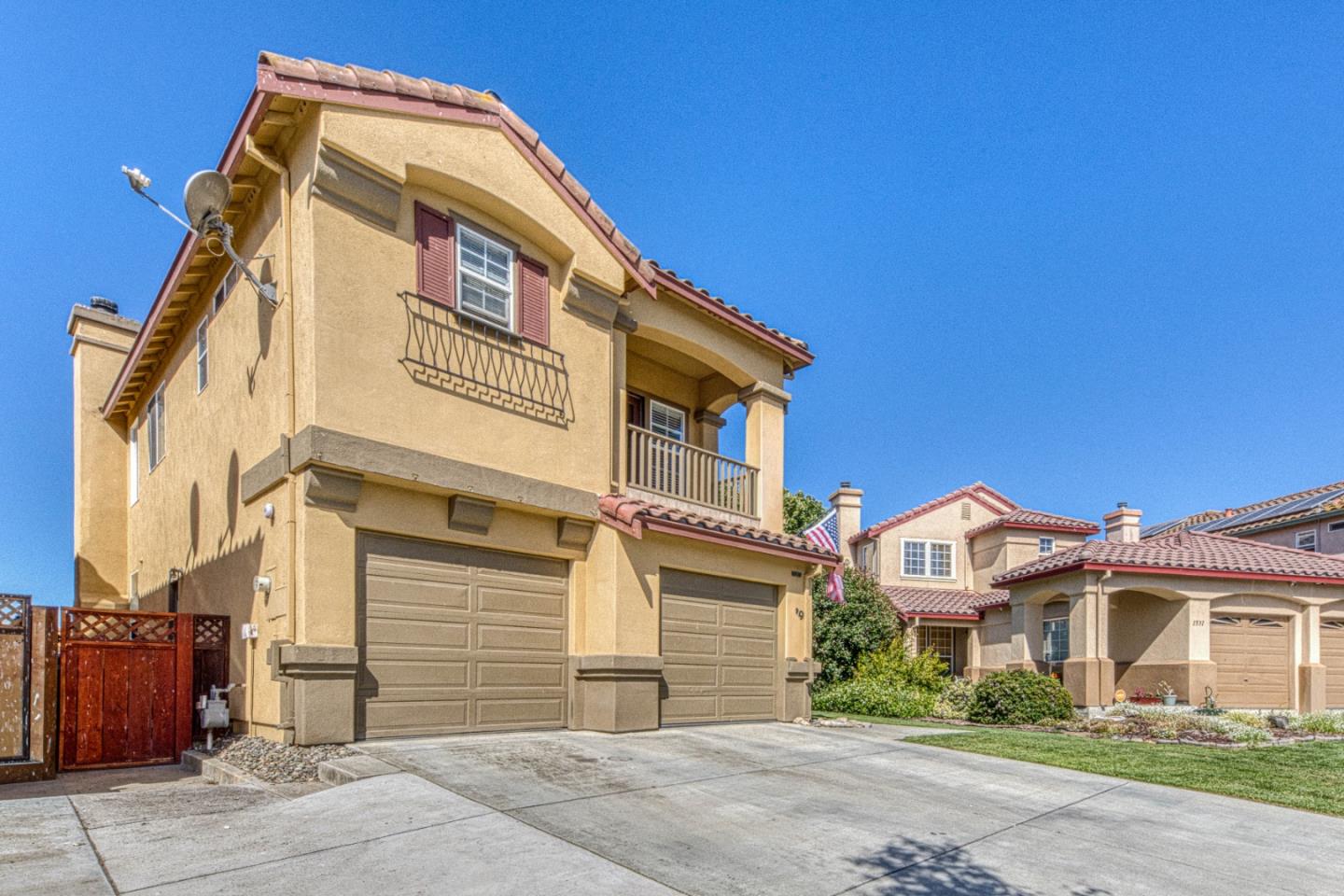 1529 Oyster Bay Court