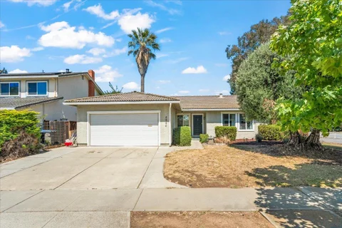 4584 Thousand Oaks Drive, San Jose, CA 95136 - #: ML82052244