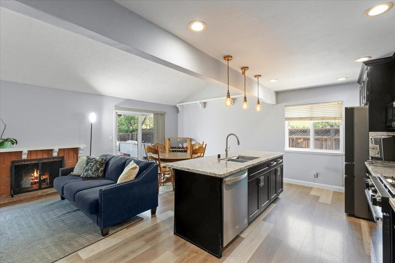 4584 Thousand Oaks Drive