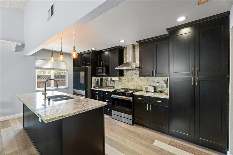 4584 Thousand Oaks Drive