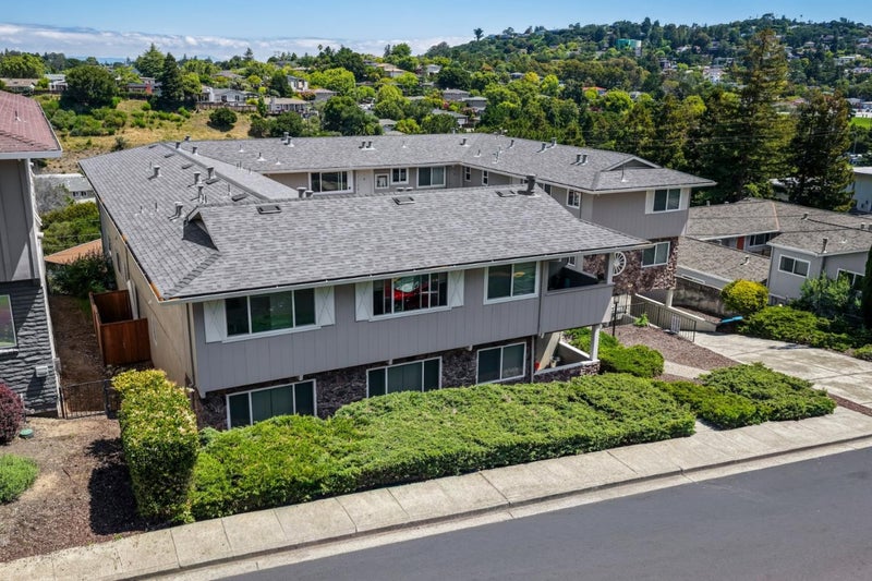 1205 Geraldine Way