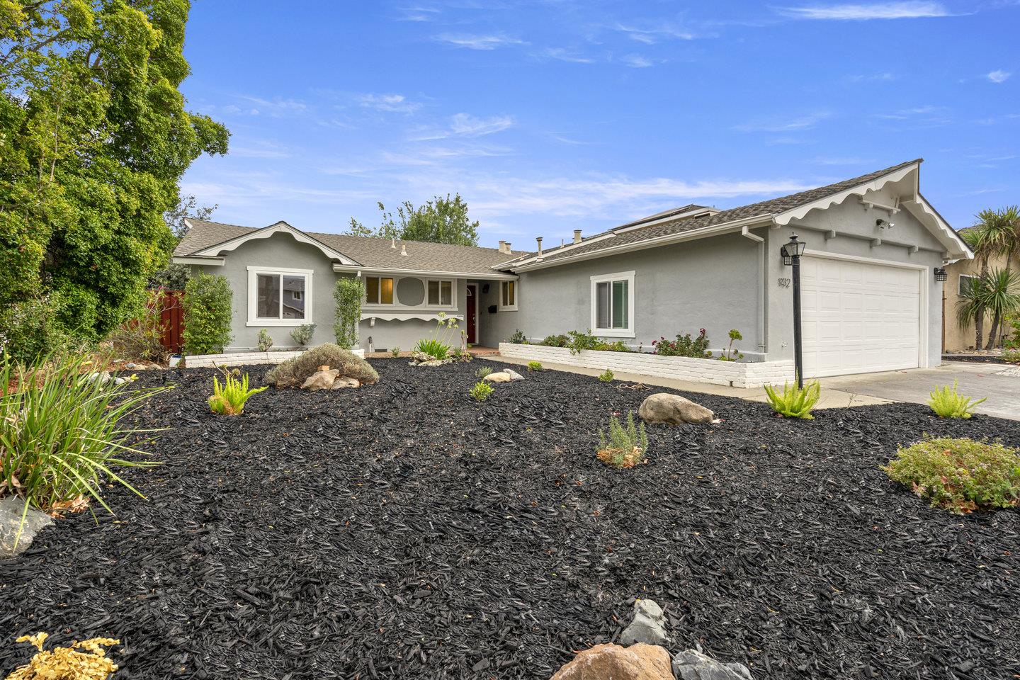 932 Leighton Way