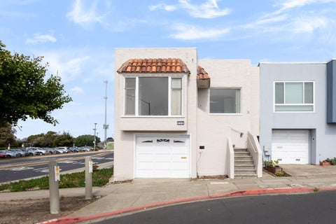 Photo of 230 Los Banos Avenue, DALY CITY, CA 94014 (MLS # ML82064281)
