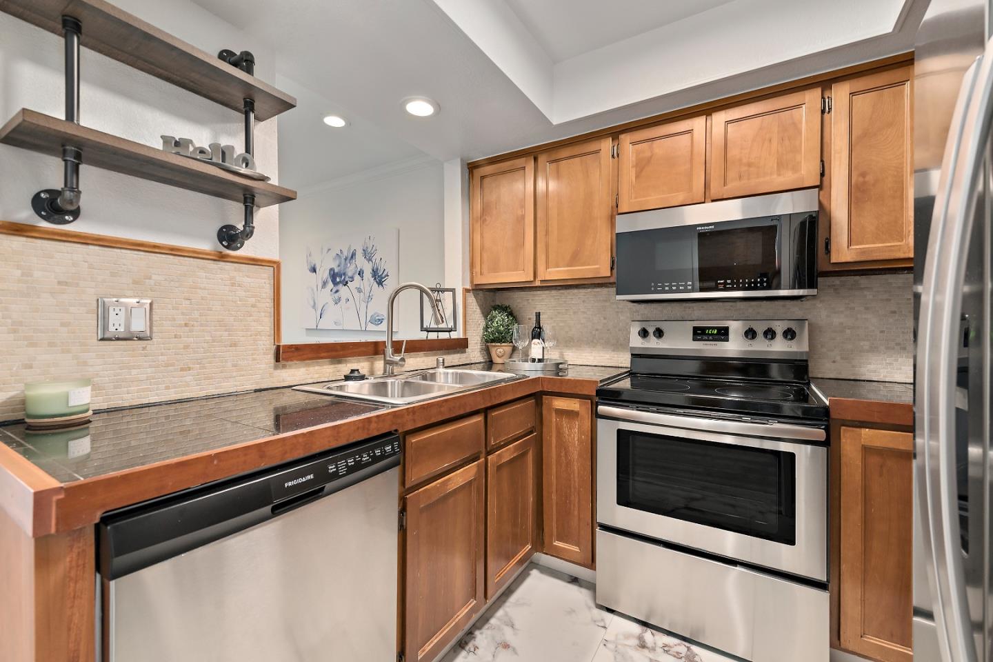 2209 Summereve Court